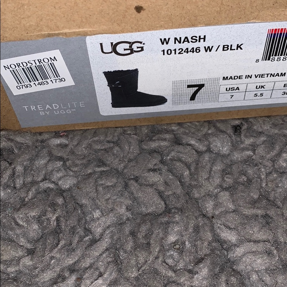 NASH UGGS - Picture 4 of 4
